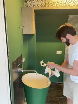 Badkamer groene wasbak